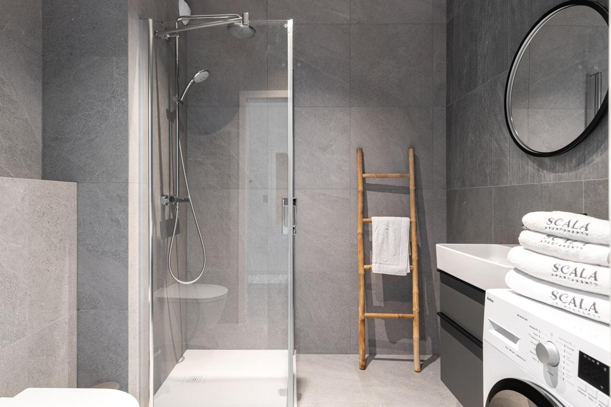 Scala City Center Apartments With Parking By Lion Apartments Gdańsk Kültér fotó